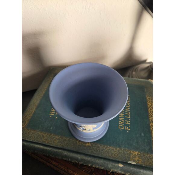 Wedgwood Blue Jasperware Mini Vase 3.5" Made in England Cupid Relief Vintage - Picture 6 of 10